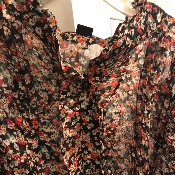 Floral Flowey Blouse with Ruffles - Picture 7 of 7